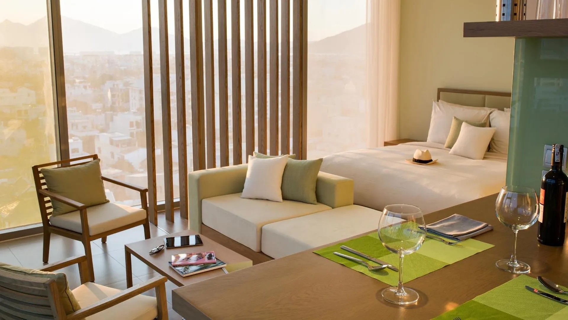 Sea And Sun Apartments Da Nang