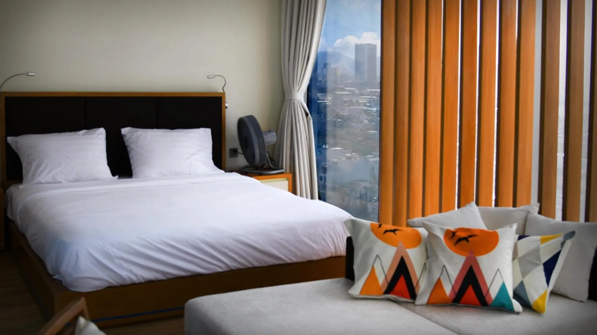 Sea And Sun Apartments Da Nang