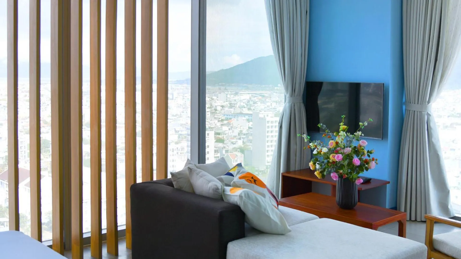 Sea And Sun Apartments Da Nang