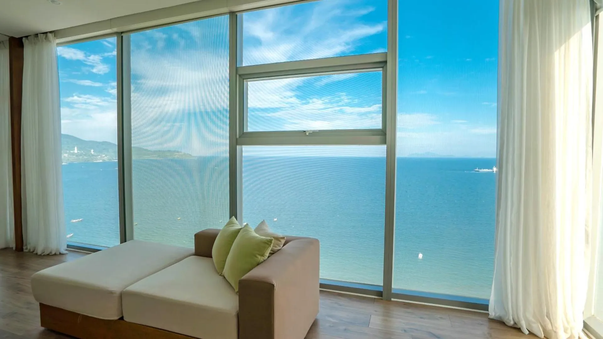 Sea And Sun Apartments Da Nang