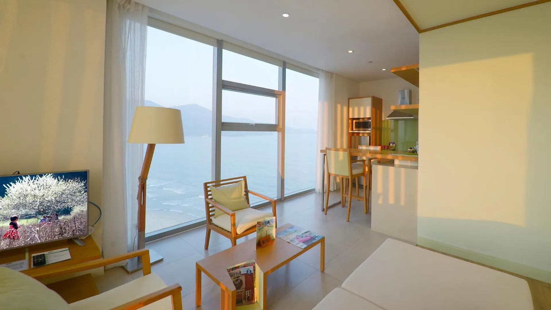 Sea And Sun Apartments Da Nang