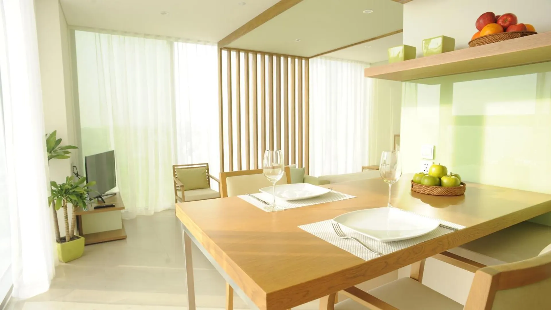 Sea And Sun Apartments Da Nang