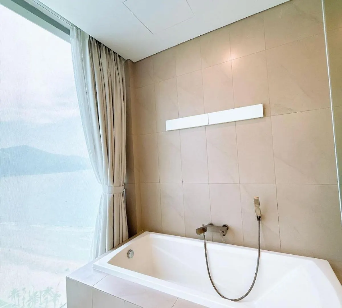 Sea And Sun Apartments Da Nang